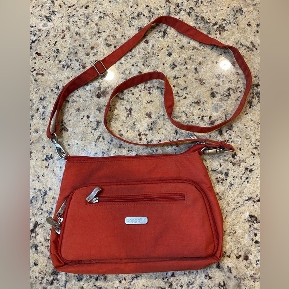 Baggallini Handbags - BAGGALLINI Crossbody